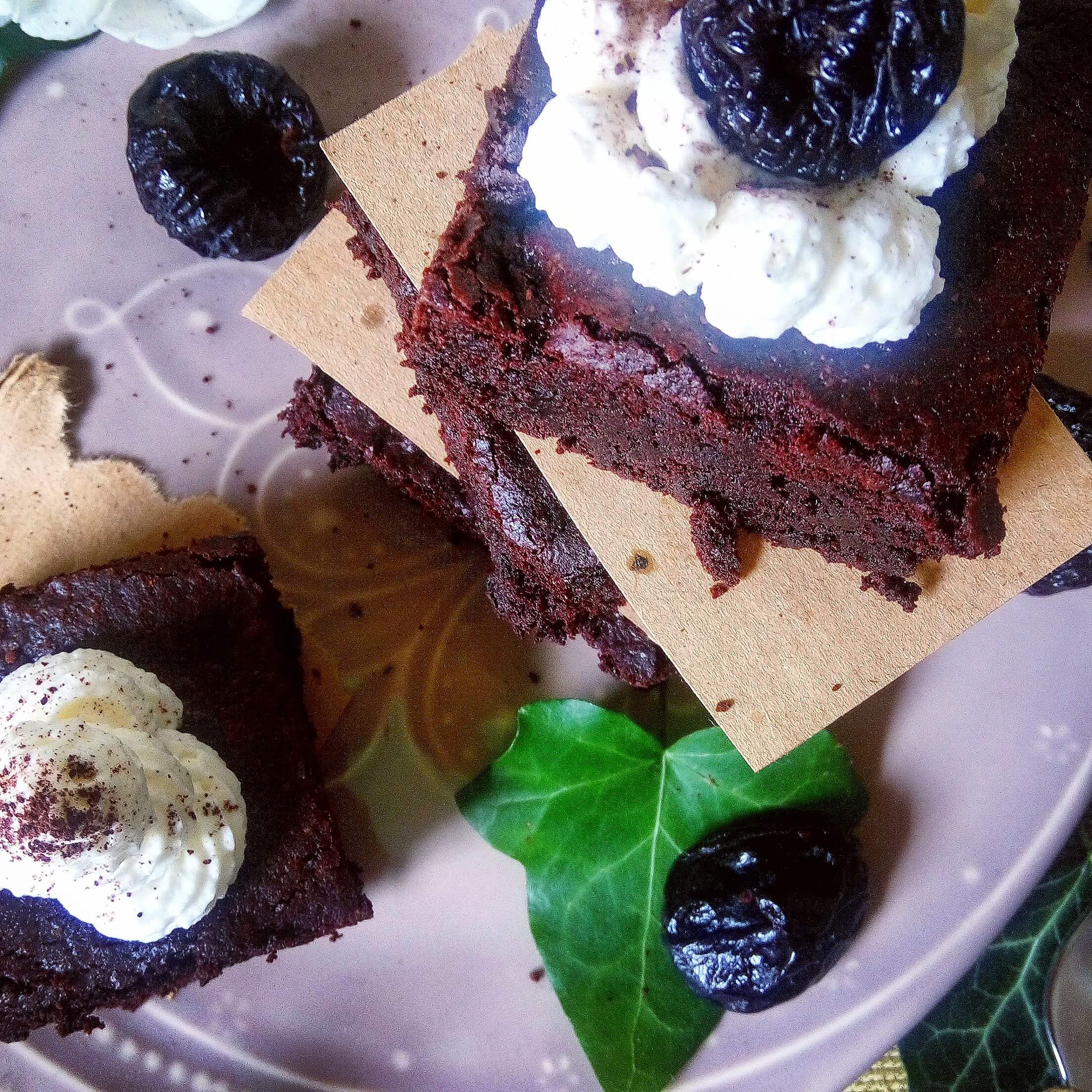 Aszaltszilvás brownie - 2. kép