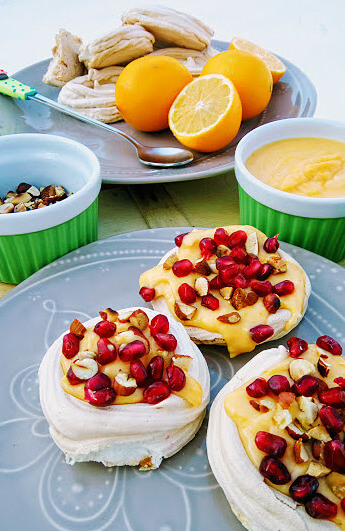 Mini pavlova torták angol citromkrémmel - 1. kép