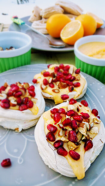Mini pavlova torták angol citromkrémmel - 4. kép