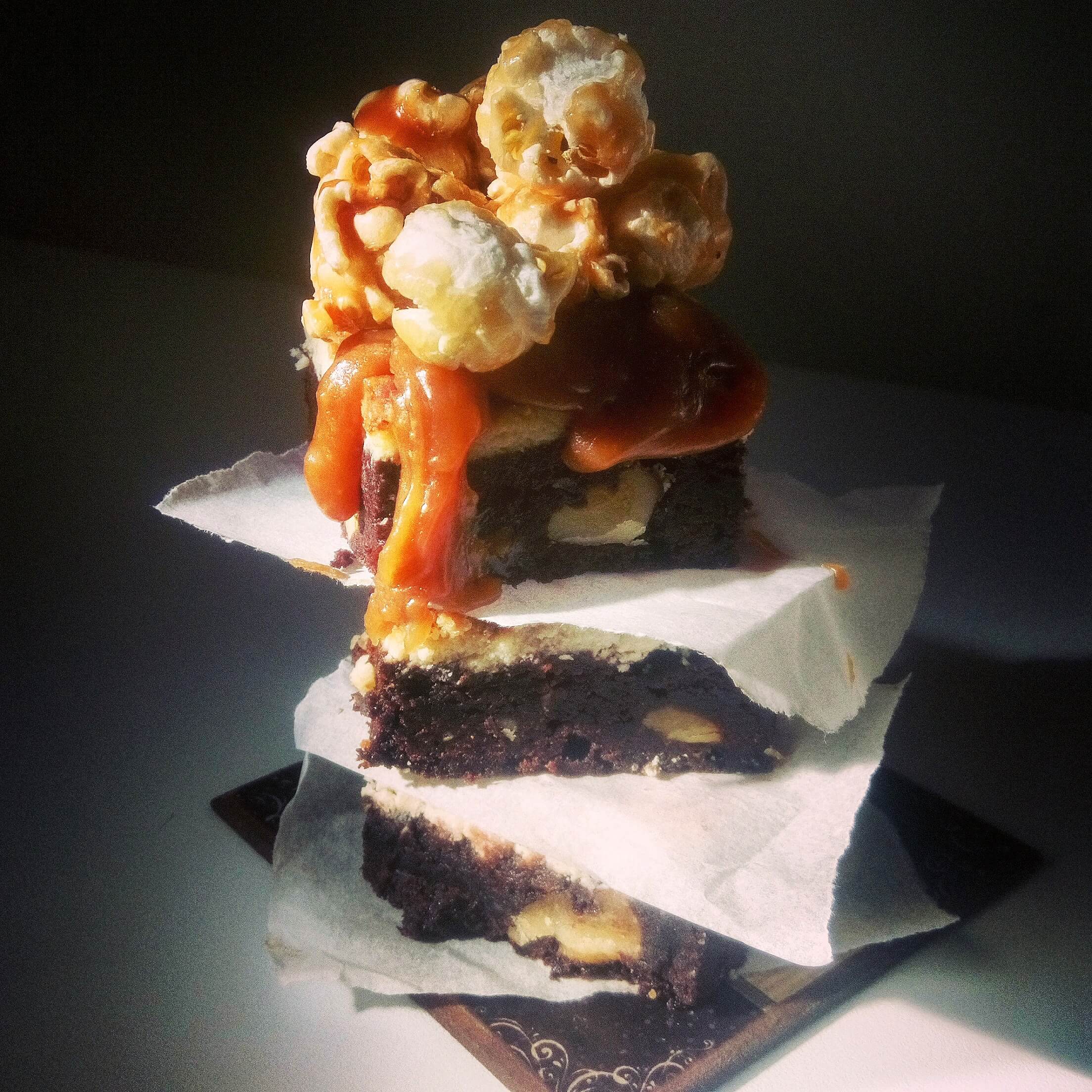 Cheesecake brownie karamellás popcornnal - 2. kép