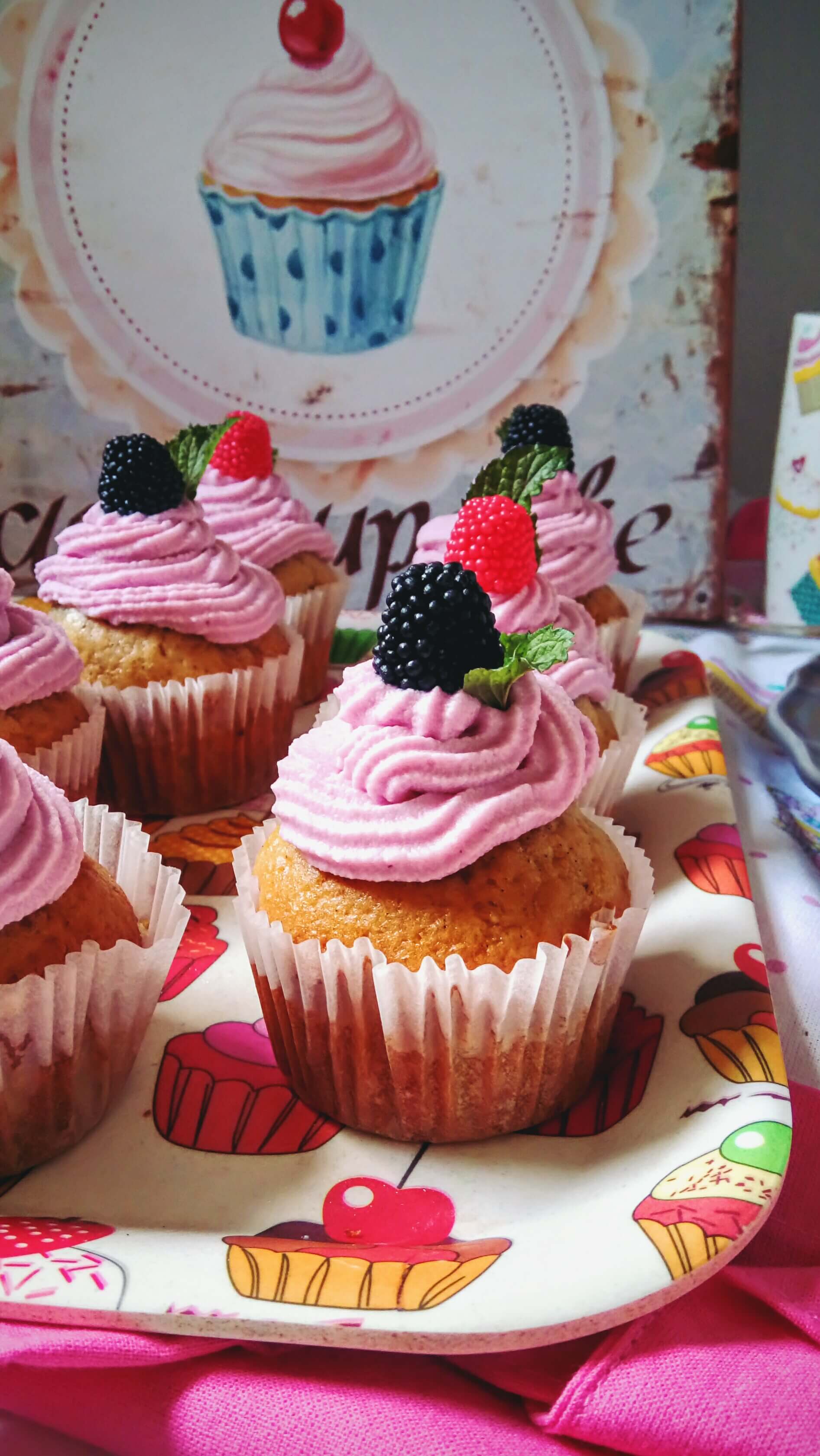 Vaníliás szederszószos cupcake - 1. kép