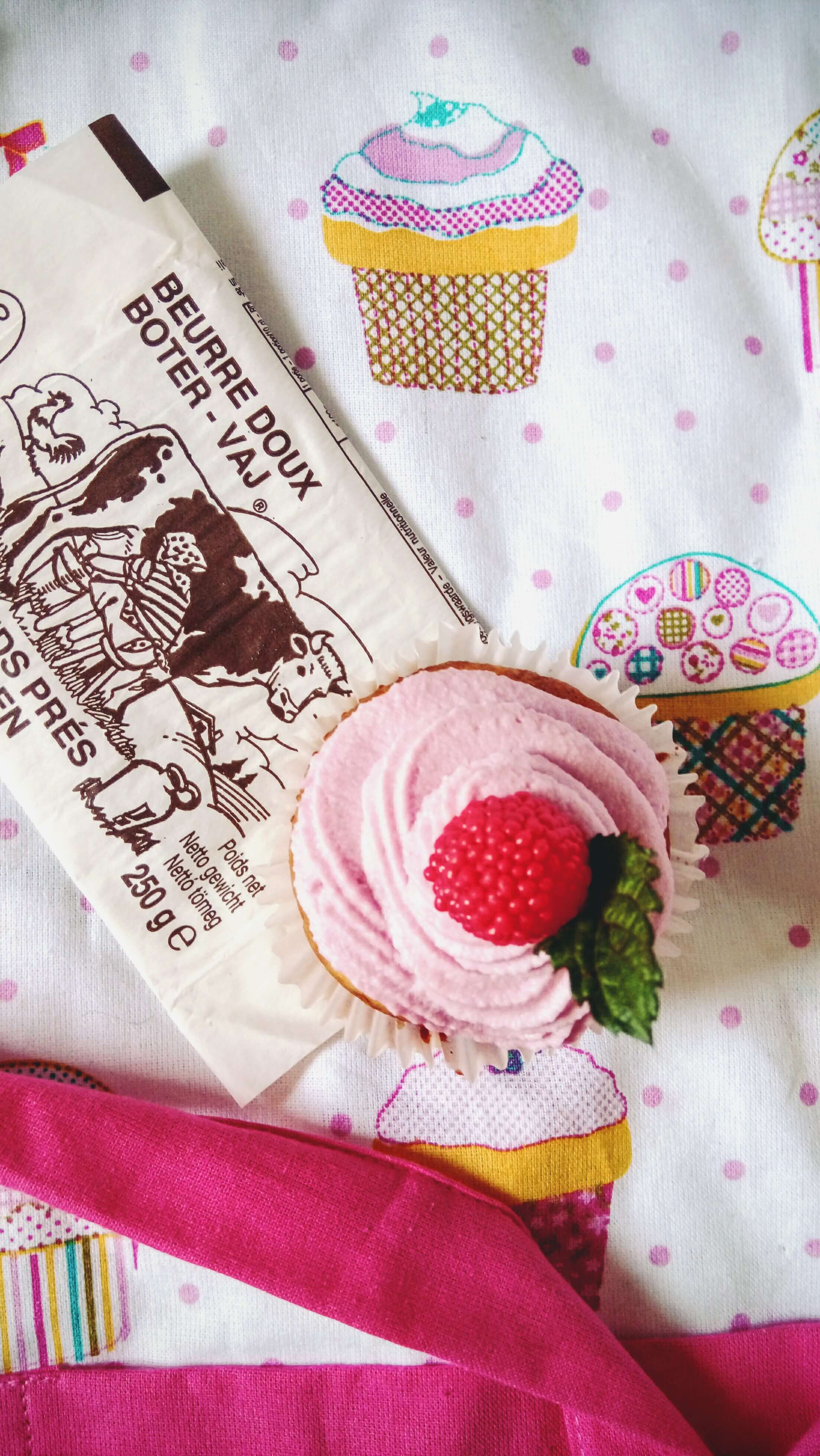 Vaníliás szederszószos cupcake - 4. kép