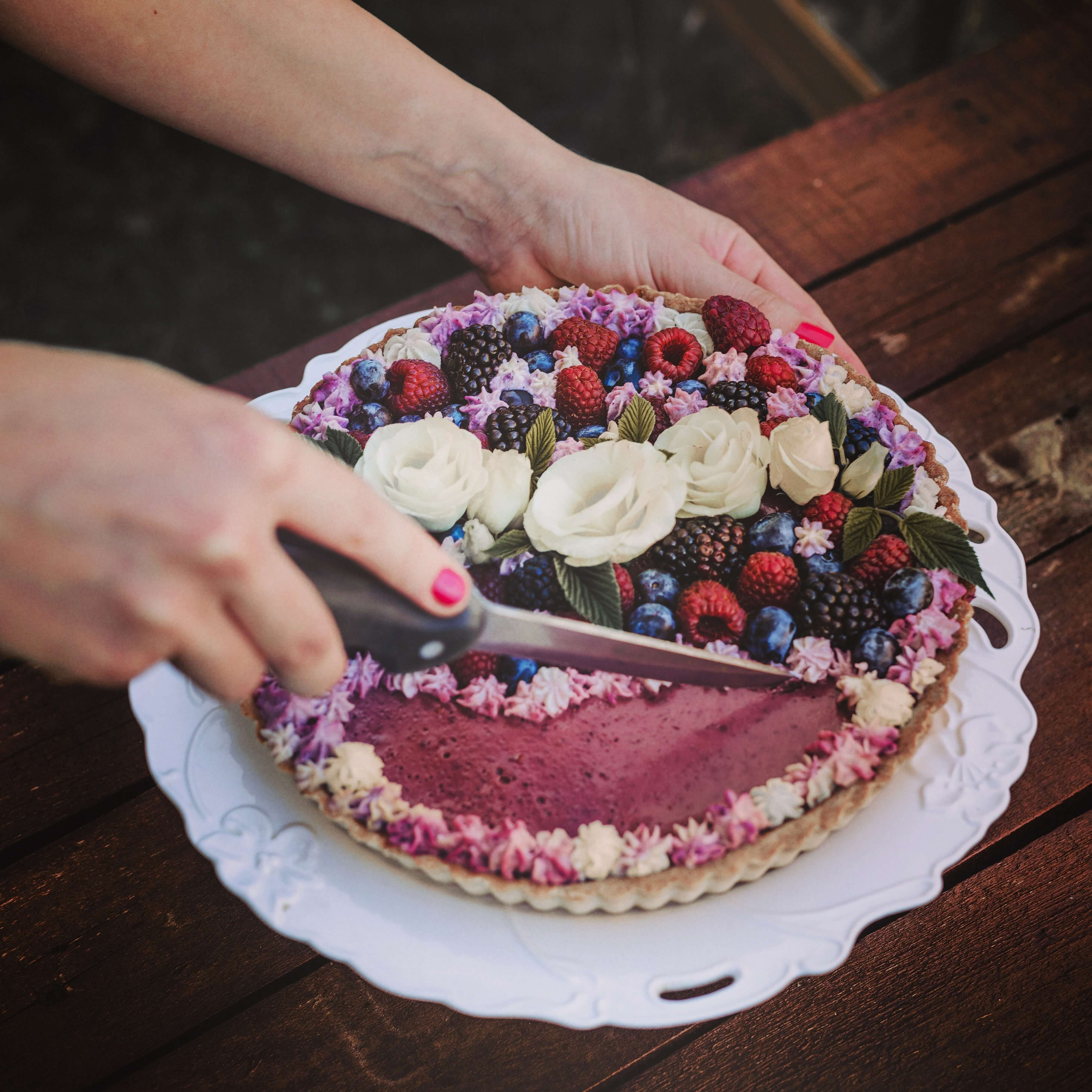 Szeder tart erdei gyümölcsökkel - 1. kép