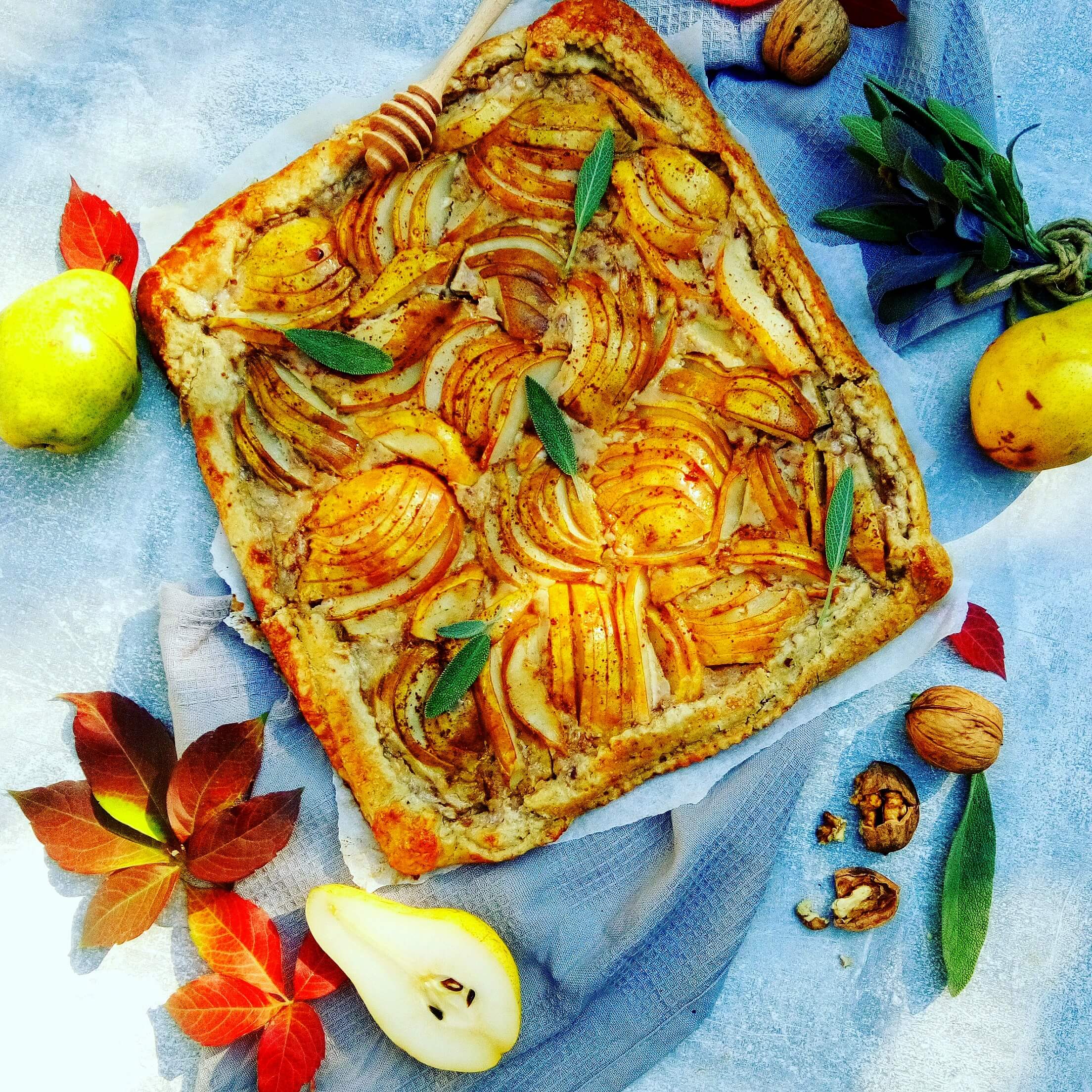 Diós-körtés cheesecake galette mézzel és zsályával - 1. kép