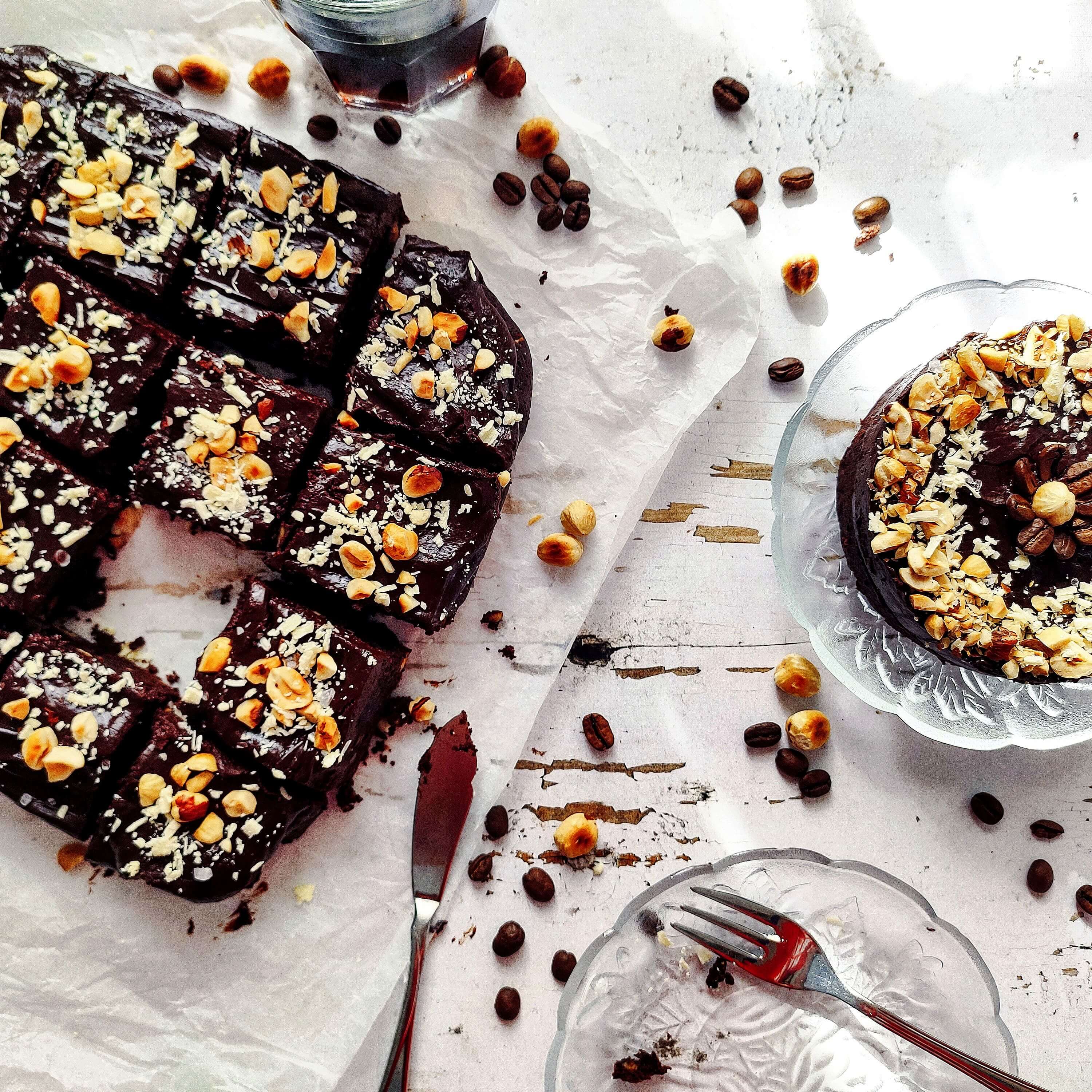 Mogyorós brownie kávés ganache krémmel - 3. kép